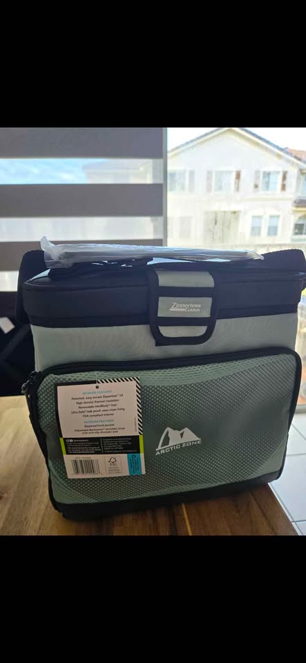 Arctic Zone Zipperless Cooler Bag